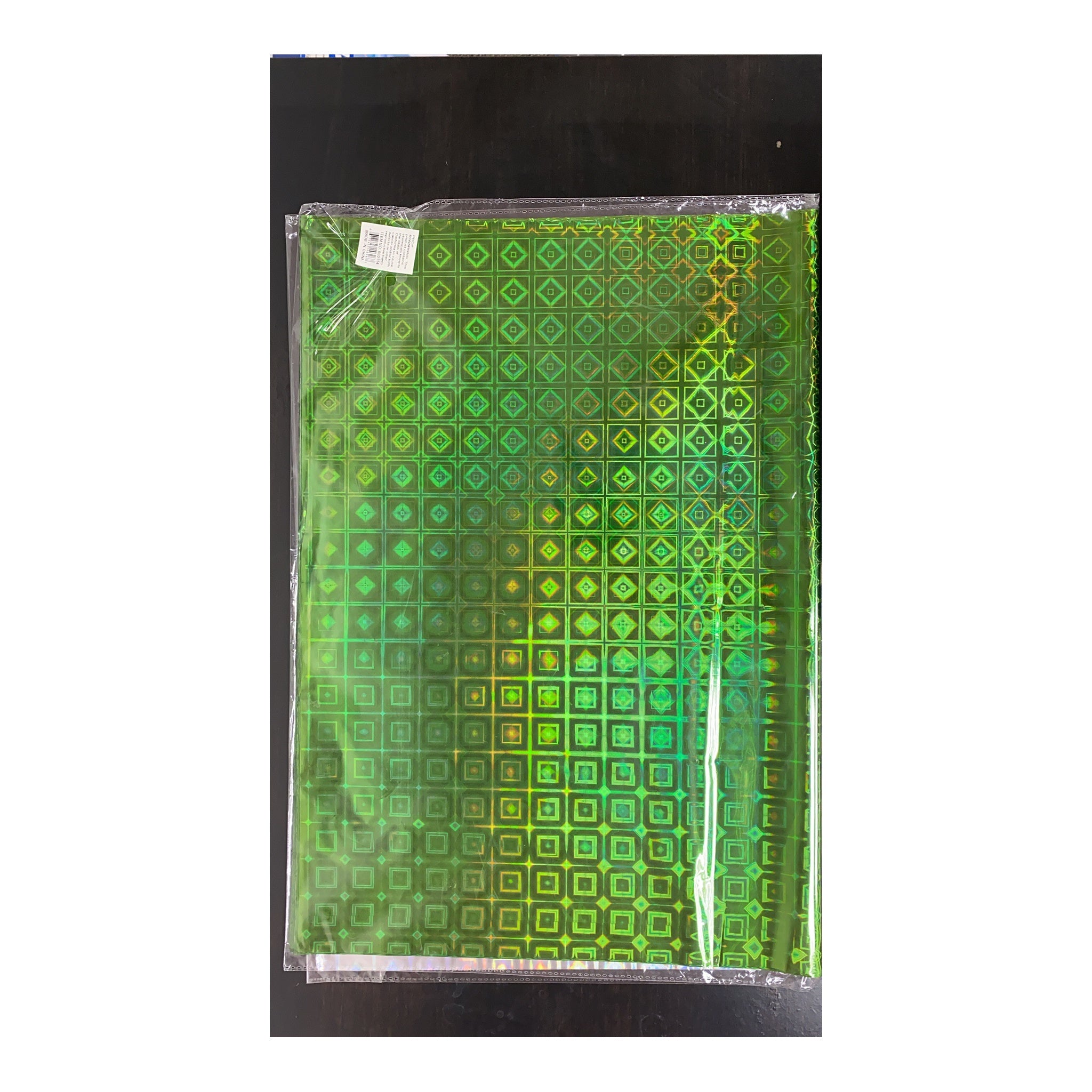 (c) Holographic Paper Emerald 50ct